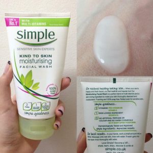 Sữa rửa mặt Simple Skin To Skin Moisturising Facial Wash 2